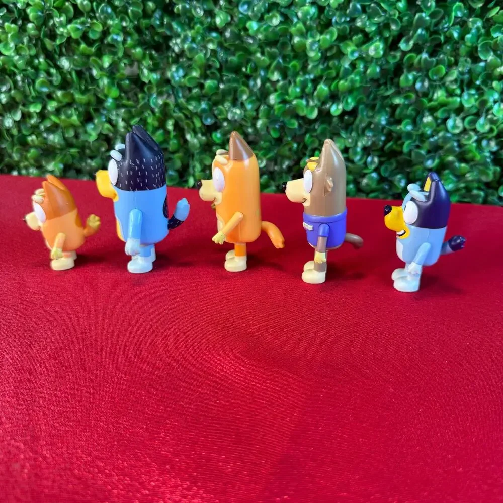 Bluey Family Figure Pack 5 Poseable Characters Action Figures Preschool Toys